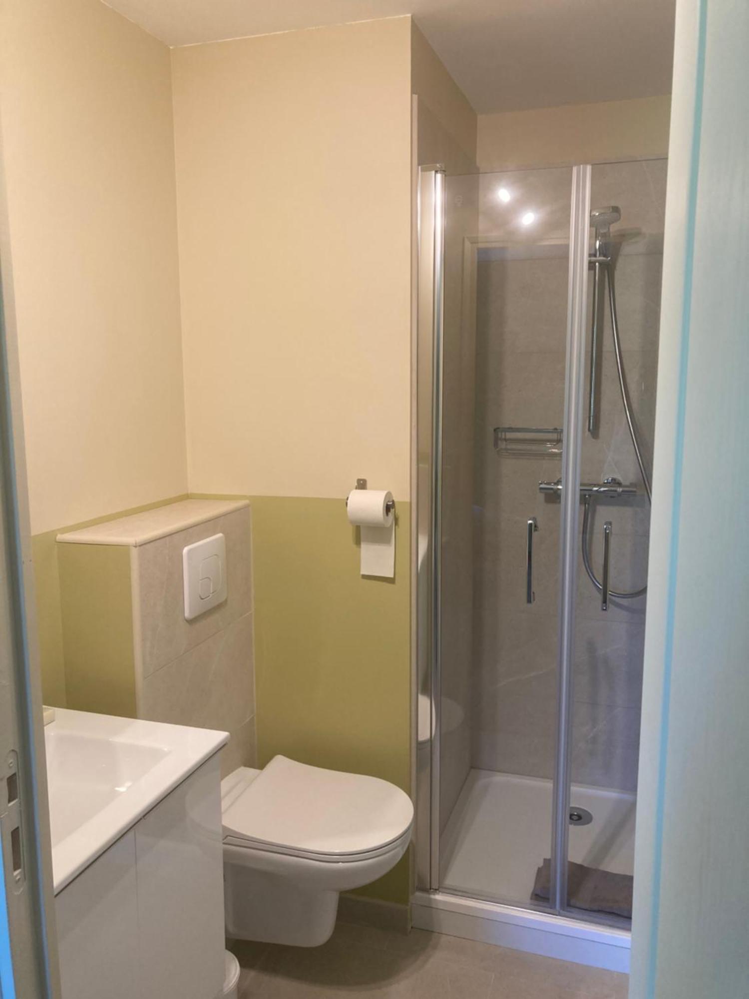Chez Anne - Chambre Avec Salle De Bain Privative Menetou-Couture Eksteriør billede