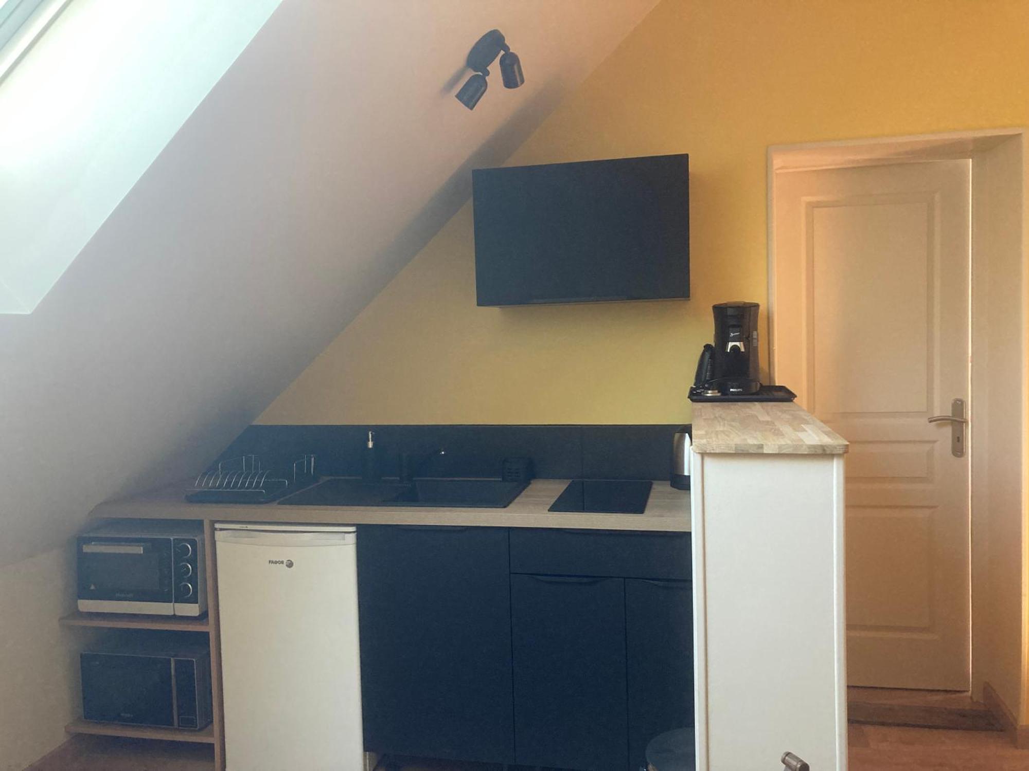Chez Anne - Chambre Avec Salle De Bain Privative Menetou-Couture Eksteriør billede