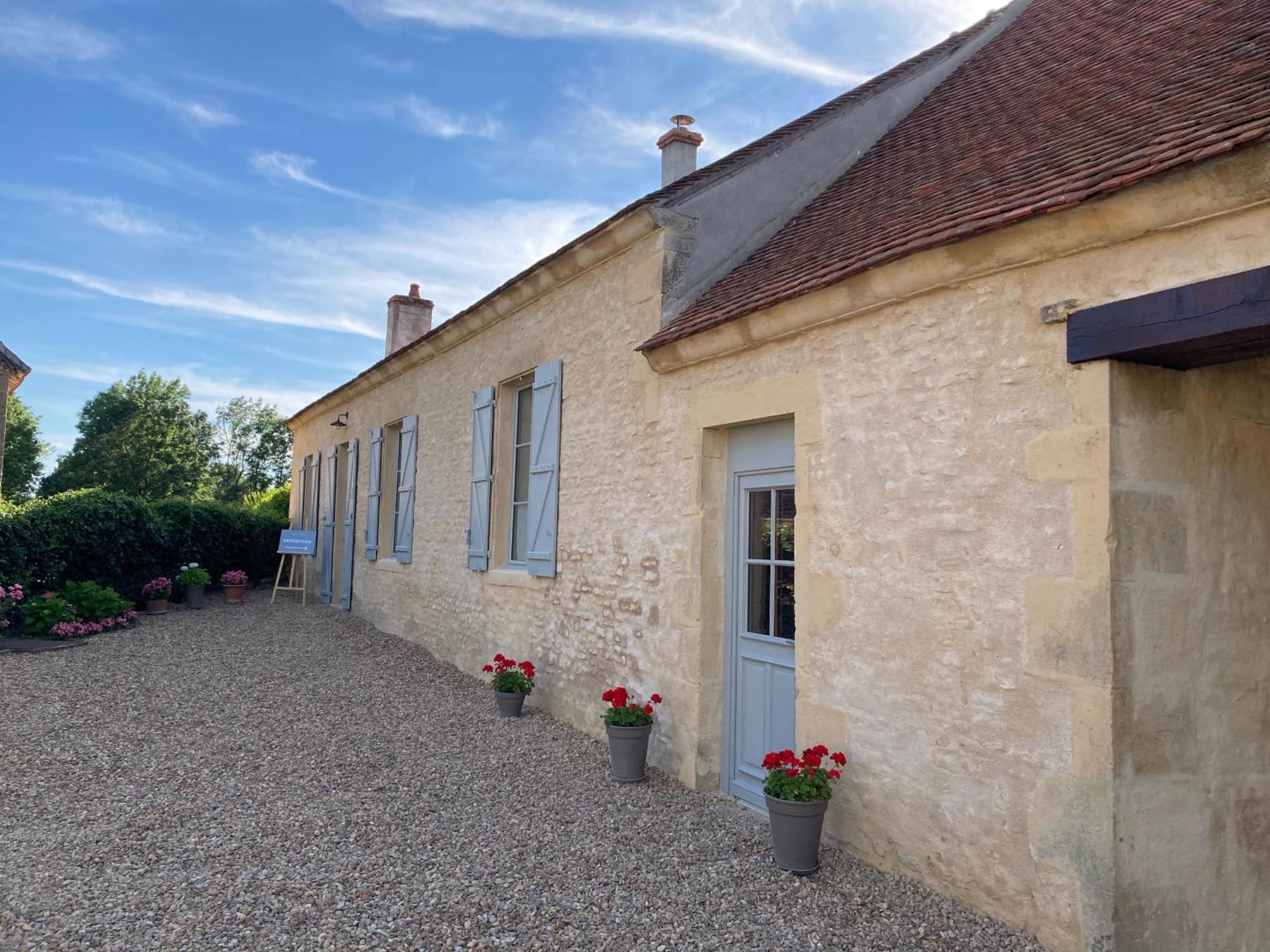 Chez Anne - Chambre Avec Salle De Bain Privative Menetou-Couture Eksteriør billede